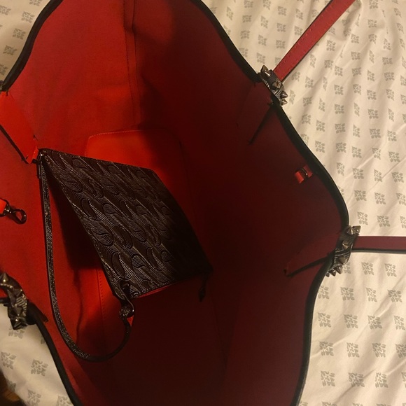 Christian Louboutin Cabata large Tote Bag with pouch - Picture 14 of 17